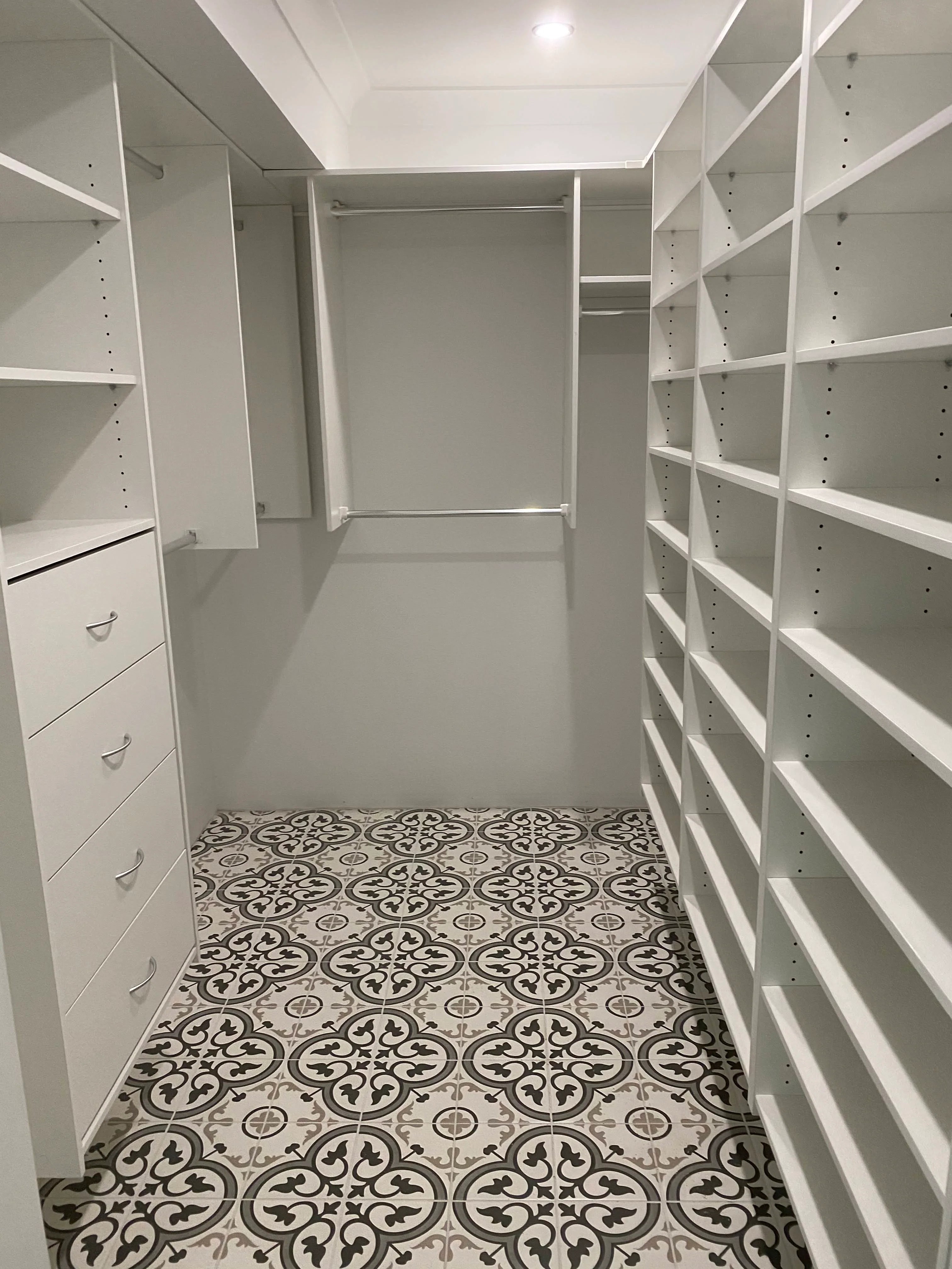 Wardrobe shelving